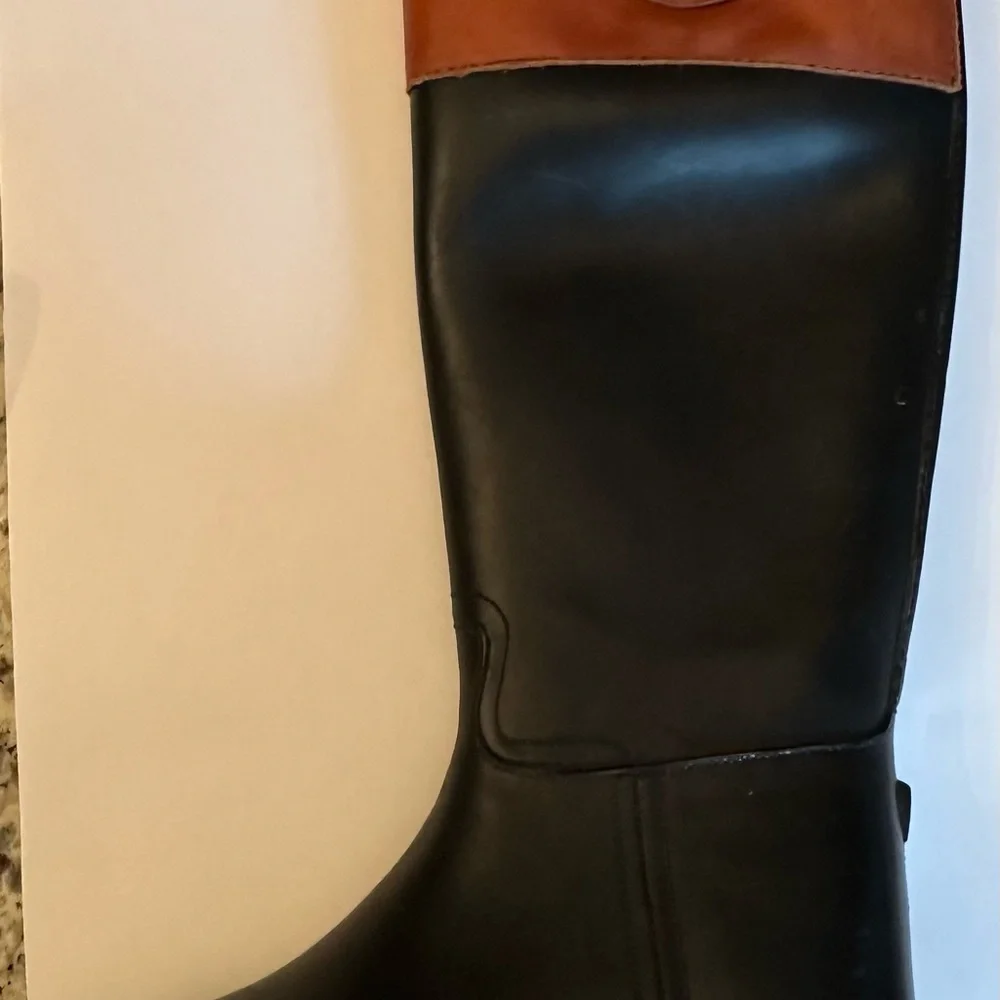 Tory Burch Rain Boots - Picture 3 of 12